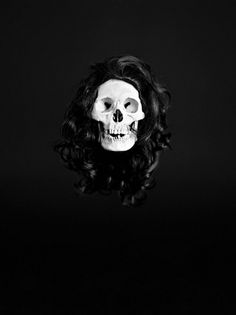 Kunstvandaag #white #black #photography #and #skull