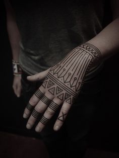 u v e e #tattoo #triangle #geometry #hand