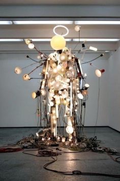 La Belle Abeille #sculpture #lights #art #installation