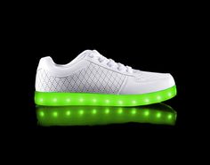 Light Up Shoes Womens Nova (Perf-White)