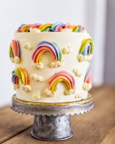 Vanilla Buttercream Birthday Cake Photos