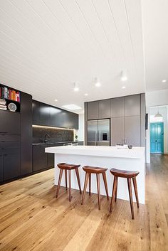 A Renovation to a Late-19th Century Workers Cottage / Bryant Alsop