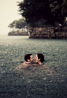 tumblr_mh42e3Cary1qgxioxo1_500.png 500×724 pixels #rain #love #swim