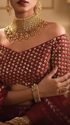 modern gold showstopper necklace for brides