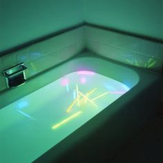 tumblr_kuoa0wgs0a1qzzmcho1_400.jpg 400×400 pixels #water #bath #glowsticks