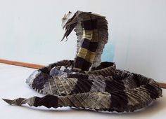 A King Cobra Folded from a Single Sheet of Tissue Paper. Designed by Ronald Koh and folded by origami artist Matthieu Georger. #sculpture #paper #art