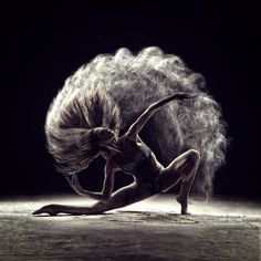 Impressive Portraits of Dancers and Acrobats by Tio Von Hale