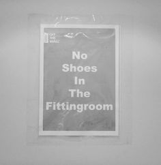 No Shoes In The Fittingroom PHOTOGRAPHIE (C) [ catrin mackowski ]