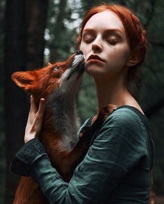 Marvelous Dreamlike Portraits Of Redheads With Red Foxes by Alexandra Bochkareva