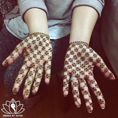 Simple Jaali Design for Front Hands