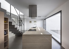 Patio House by Alberto Facundo Arquitectura