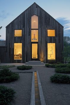 Barn House by D'apostrophe Design