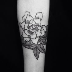 joaquinmotor.com.ar #tattoo #flower #linework #arm #black #joaquinmotor