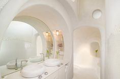Unique bathroom atmosphere - Bathroom lighting #interior #design #bathroom #bathtub #decoration