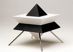 M O O D #white #box #black #pyramide #laiton #brass #pyramid #object