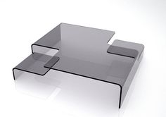 IREOS -Emilio Nanni -Tavolino in cristallo curvato Fumè, synonymha,2009 #design #living #fum #cristallo #tavolino #emilionanni