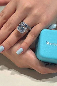 Ring trends change every year. Jewelry has always been the shortest cut to a girl's heart. Well, in that case here is your ultimate guide to 2019 best engagement rings.