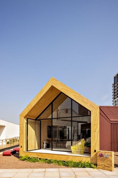 LG Thinq House / Estudio Guto Requena + Pax Arquitetura
