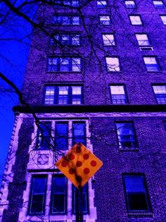 tumblr_lp1l3wcX7i1qmk2dko1_1280.jpg (960×1280) #sign #complimentary #building #york #colour #new