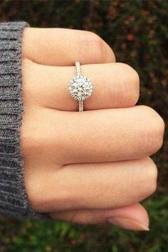 Magnificent diamond engagement ring