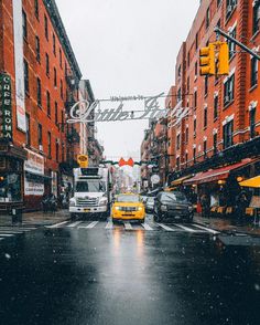 Vibrant Street Photographs of New York City by Henry Kornaros