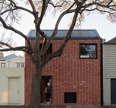 Melbourne Terrace House by Breathe Architecture - InteriorZine