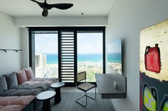 BC Apartment in Tel Aviv / Studio Oshir Asaban