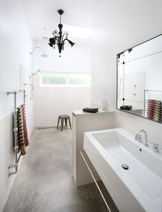 The Design Chaser: Justine Hugh Jones Design #interior #design #decor #bathroom #deco #decoration