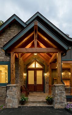 Waynesville Mountain Modern Craftsman House / ACM Design