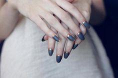 Wyniki Szukania w Grafice Google dla http://cdn.smoothfm.com.au/sites/default/files/styles/gallery_image/public/gallery/photo/bd002d3f1955de #manicure #nails #fingers #gold #hands #fashion #blue