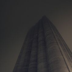 jan11_22.jpg (JPEG-Grafik, 650x650 Pixel) #jochen #oryxdesign #darkness #night #mist #silo #pach