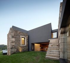 Vigario House is a Dialog Between Old and New / AND-RÉ