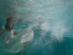 Ophelia #woman #wet #photo #van #underwater #ophelia #photography #dreamy #baak #dress #raven