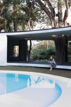 Tepoztlan Lounge – Modern Concrete Bungalow by Cadaval & Sola-Morales