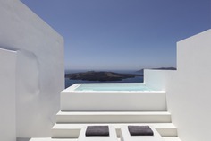 Summer House in Fira – Minimalissimo