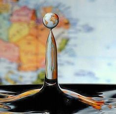 funny-water-drop-reflection-world.jpg (540×535) #glode #drop #world #water