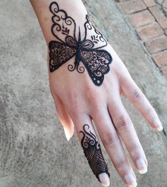Butterfly tattoo of mehndi