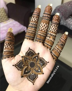 Discover stunning Rajasthani rangoli mehndi designs featuring intricate floral motifs, perfect for traditional Indian weddings and celebrations.