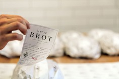 Mitte Brot Artisan Bread - Mindsparkle Mag Studio Born designed Mitte Brot – a boutique bakery, which produces daily fresh-from-the-oven artisan sourdough breads. Their breads are crafted using only natural and locally sourced goods from various regions in Turkey. #logo #packaging #identity #branding #design #color #photography #graphic #design #gallery #blog #project #mindsparkle #mag #beautiful #portfolio #designer