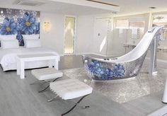 Luxury art bathtub like woman shoe from mosaic #artistic #bathroom #furniture #art #bathtub