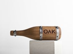 OAK wine. By Grantipo & La Despensa #oak #packaging #de #wine #grantipo #botella #madera
