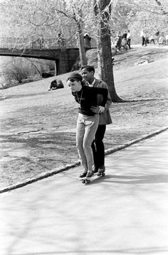 billeppridgeskateboardinginnyc_18.jpeg #b&w #oldschool #skateboard #1960s #york #nyc #new