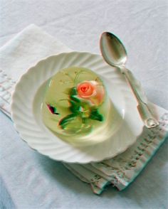 Chimes&Rhymes | innovative design and new techniques in visual artistry #plate #spoon #rose #jello #napkin