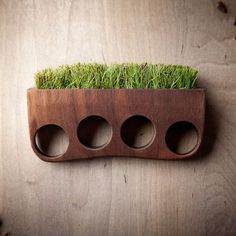 Here comes an eco-friendly set of Grass Brass Knuckles by Mr. Lentz which has been ideally designed for those who love to live in the midst #tech #flow #gadget #gift #ideas #cool