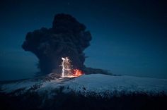Breathtaking Volcanic Eruptions Captured at Iceland's Mt. Eyjafjallajökull - My Modern Metropolis #landscape #photography #lightning #volcano #iceland