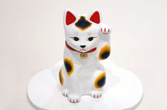 maneki neko lucky cats bring good fortune to their owners #cat