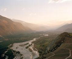 Yann Gross / Horizonville #valleys #mountains #landscapes #river #green