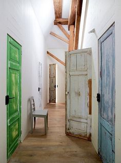 The Design Chaser: Interior Styling | Rustic Doors #interior #rustic #door #design #decor #deco #decoration
