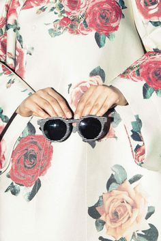 Glossy Pages #glasses #de #comme #garcons #flowers