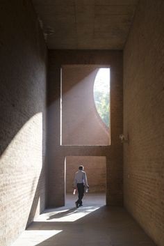 Gallery of Louis Kahn's Indian Institute of Management in Ahmedabad Photographed by Laurian Ghinitoiu - 21